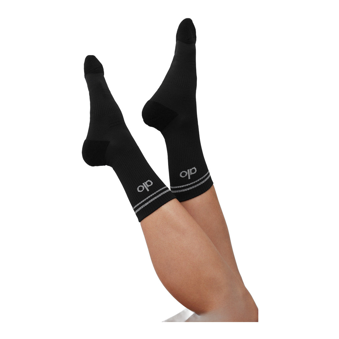 alo Unisex Half-Crew Performance Sock - Black by Alo Yoga