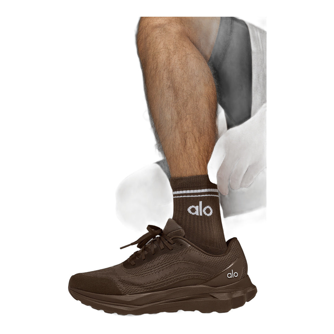 alo Unisex Half-Crew Throwback Sock - Espresso/White by Alo Yoga