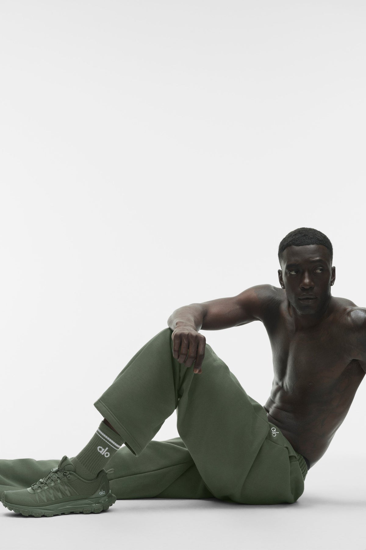Alo Yoga Unisex Half-Crew Throwback Sock in Bamboo Green/White, product image 3 of 3