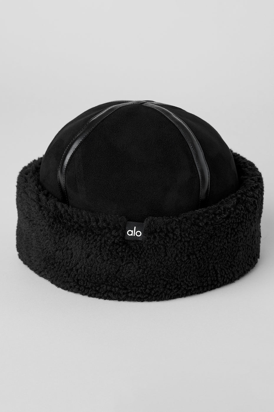 Alo Yoga Winterfun Zhivago Hat in Black, product image 2 of 4