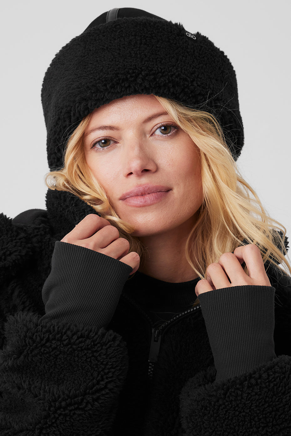 Alo Yoga Winterfun Zhivago Hat in Black