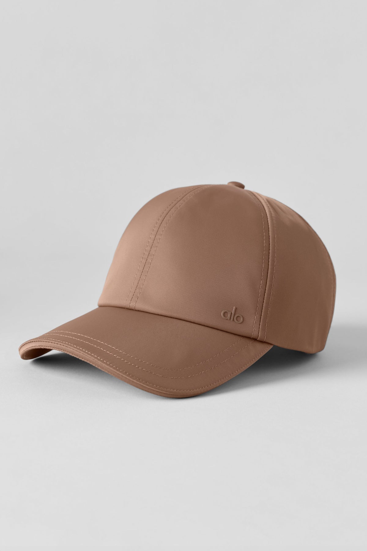 Alo Yoga Satin Off-Duty Cap in Java Brown