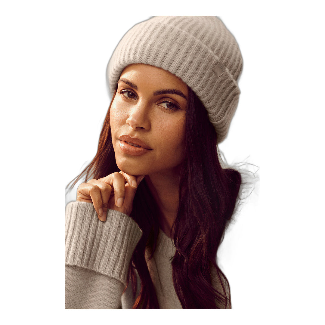 alo Courchevel Cashmere Beanie - Oat Heather by Alo Yoga