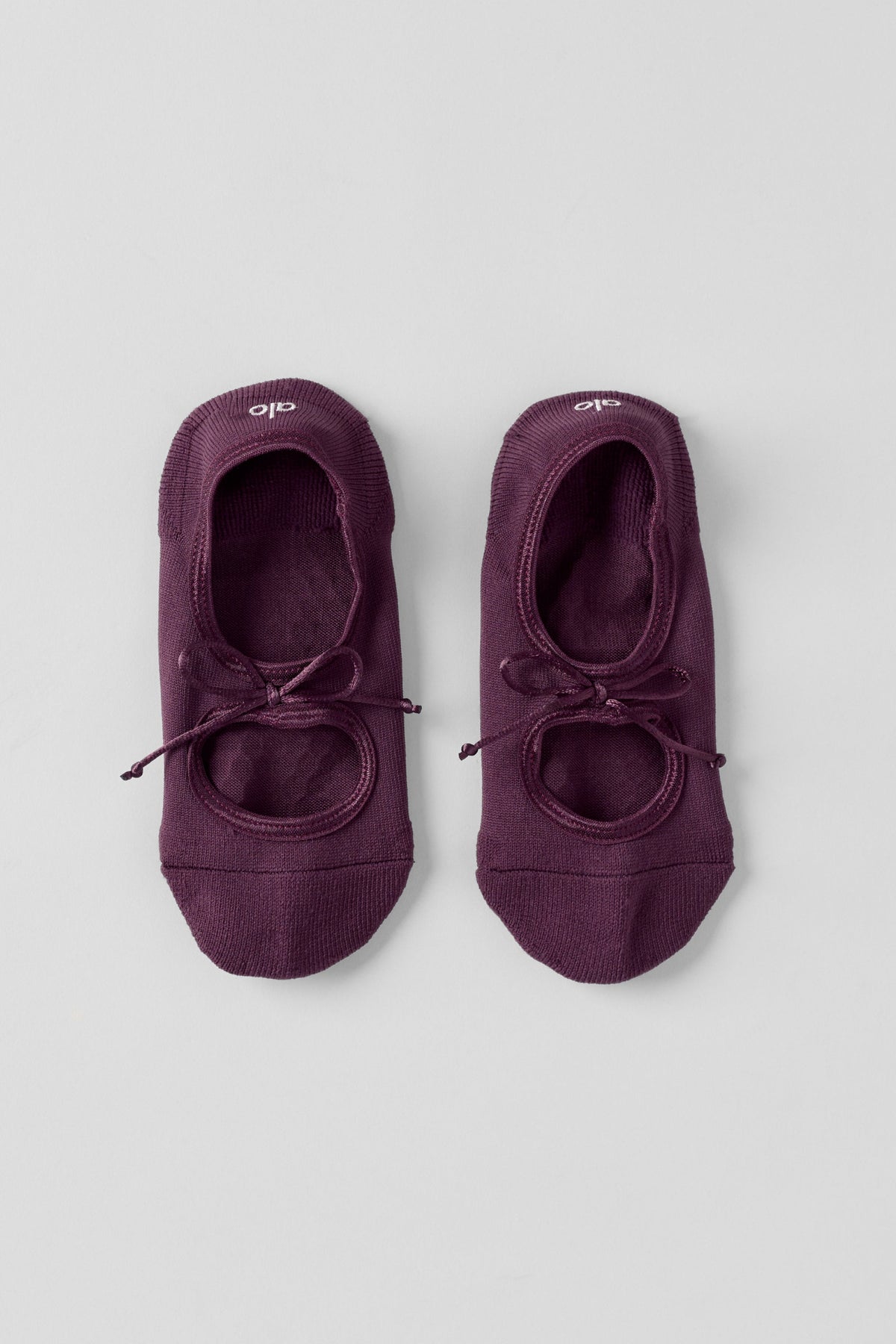 Alo Yoga Ballet Grip Sock in Rich Bordeaux