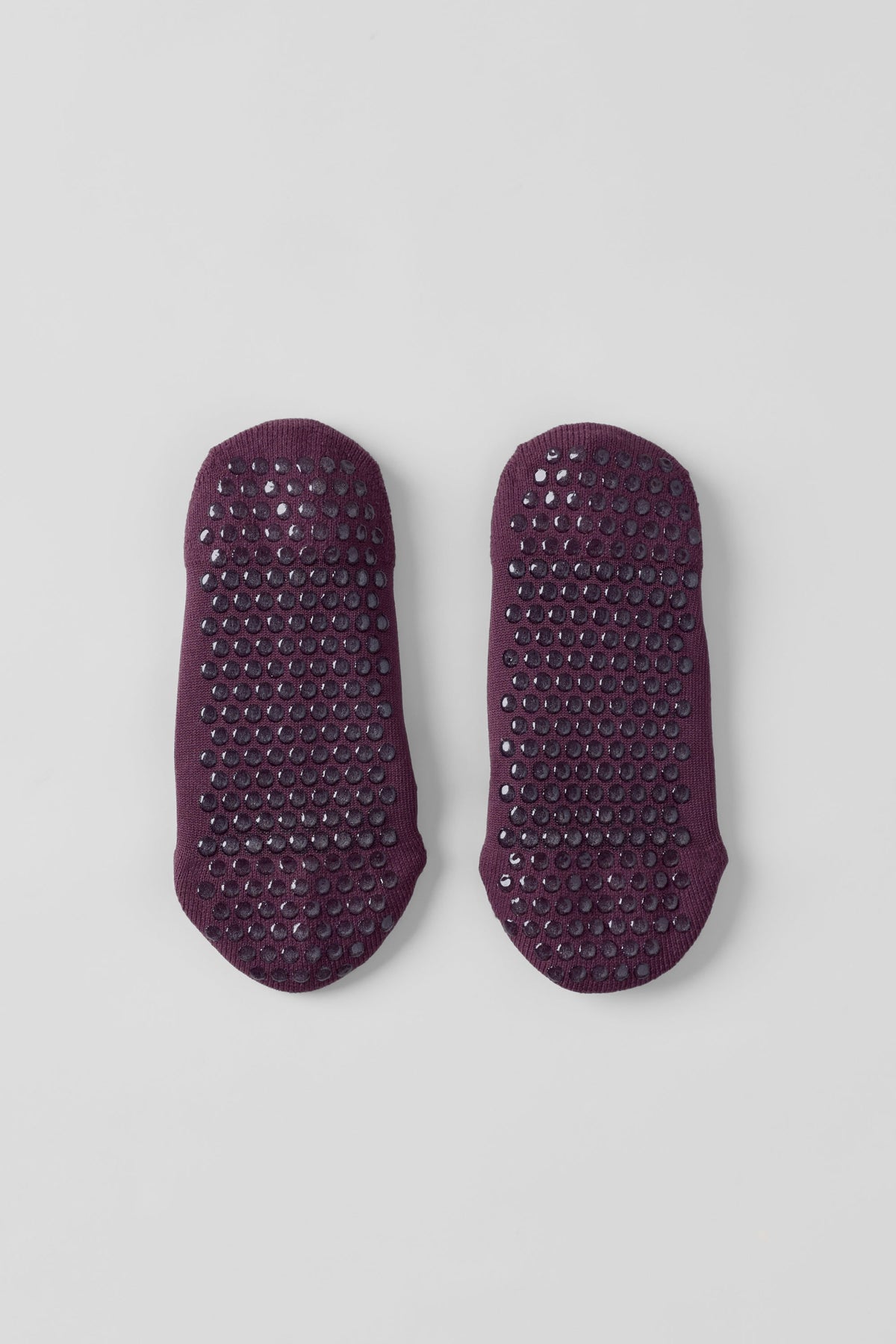 Alo Yoga Ballet Grip Sock in Rich Bordeaux, product image 2 of 3