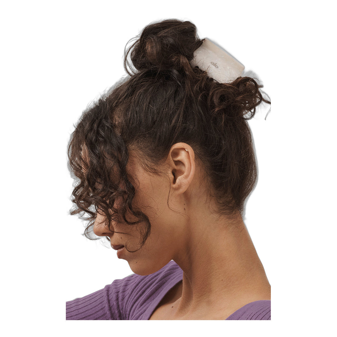 alo Effortless Claw Clip - White Pearl by Alo Yoga
