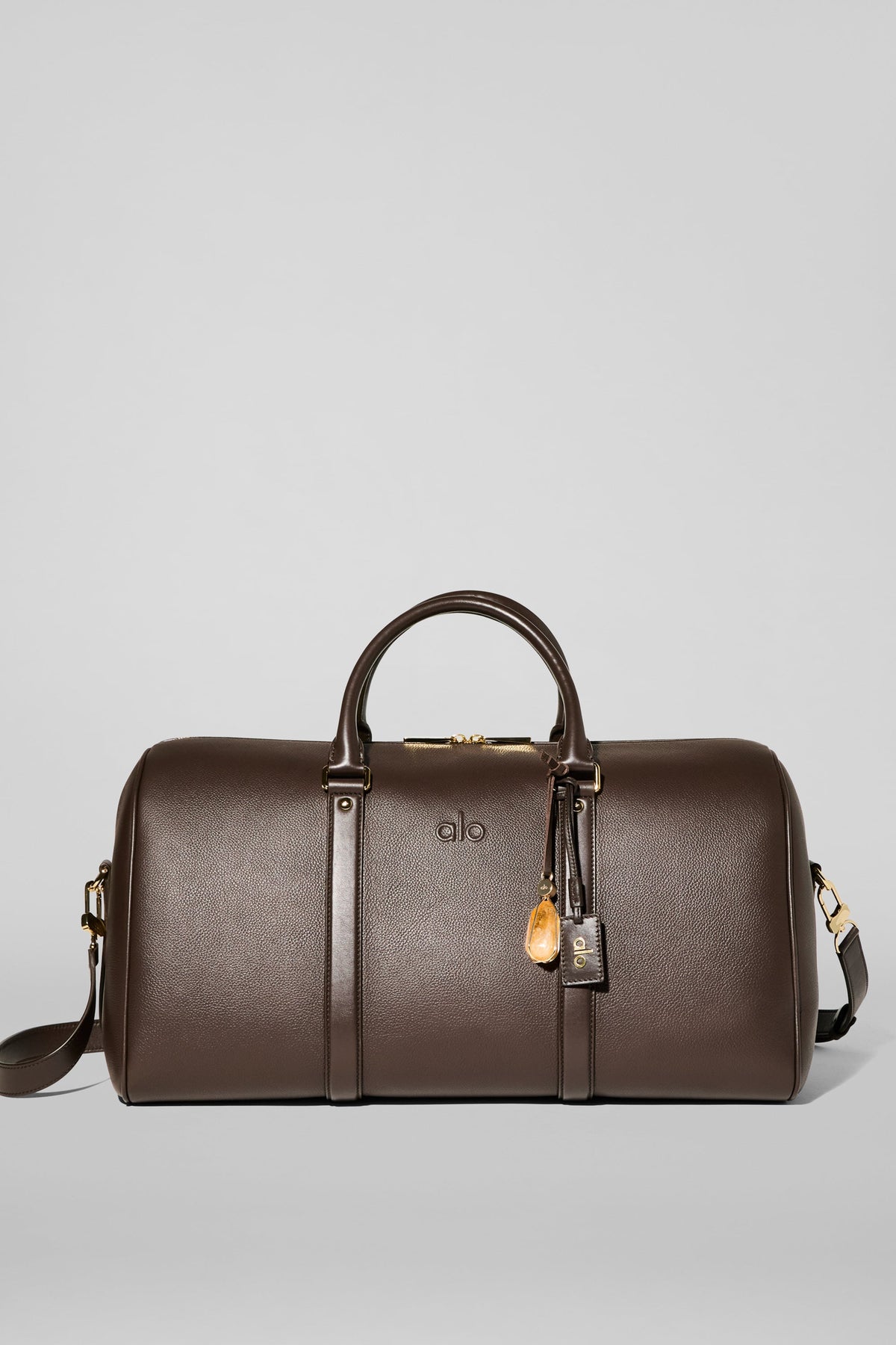 Alo Yoga Voyage Duffle in Espresso Leather