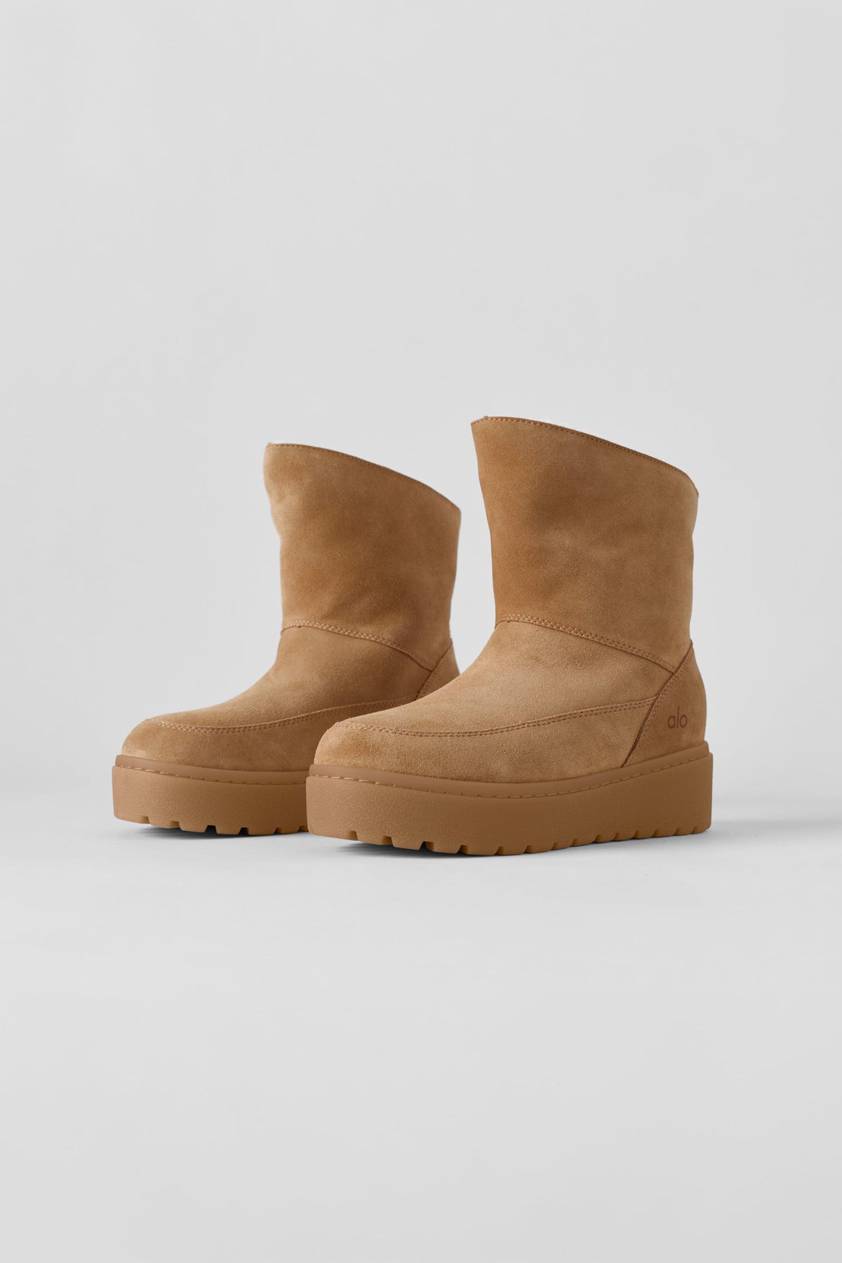 Alo Yoga Malibu Boot in Rich Chestnut, product image 4 of 7