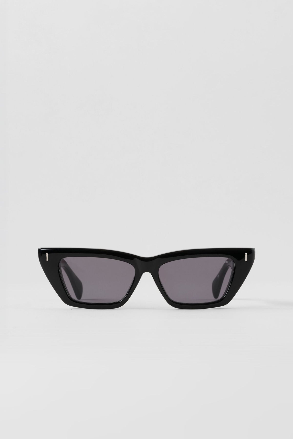 Alo Yoga Cat Eye Sunglasses in Black, product image 3 of 4