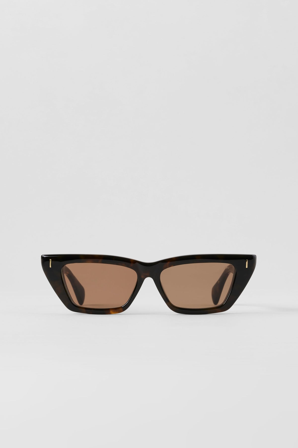 Alo Yoga Cat Eye Sunglasses in Tortoise, product image 3 of 4