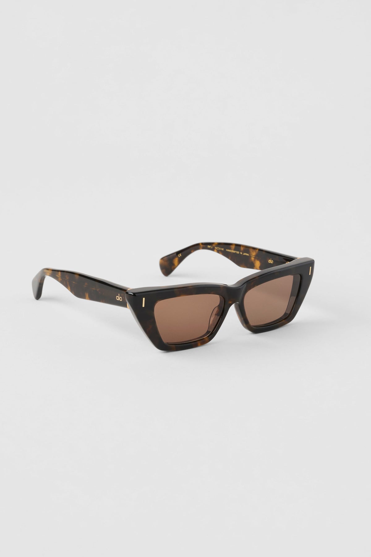 Alo Yoga Cat Eye Sunglasses in Tortoise