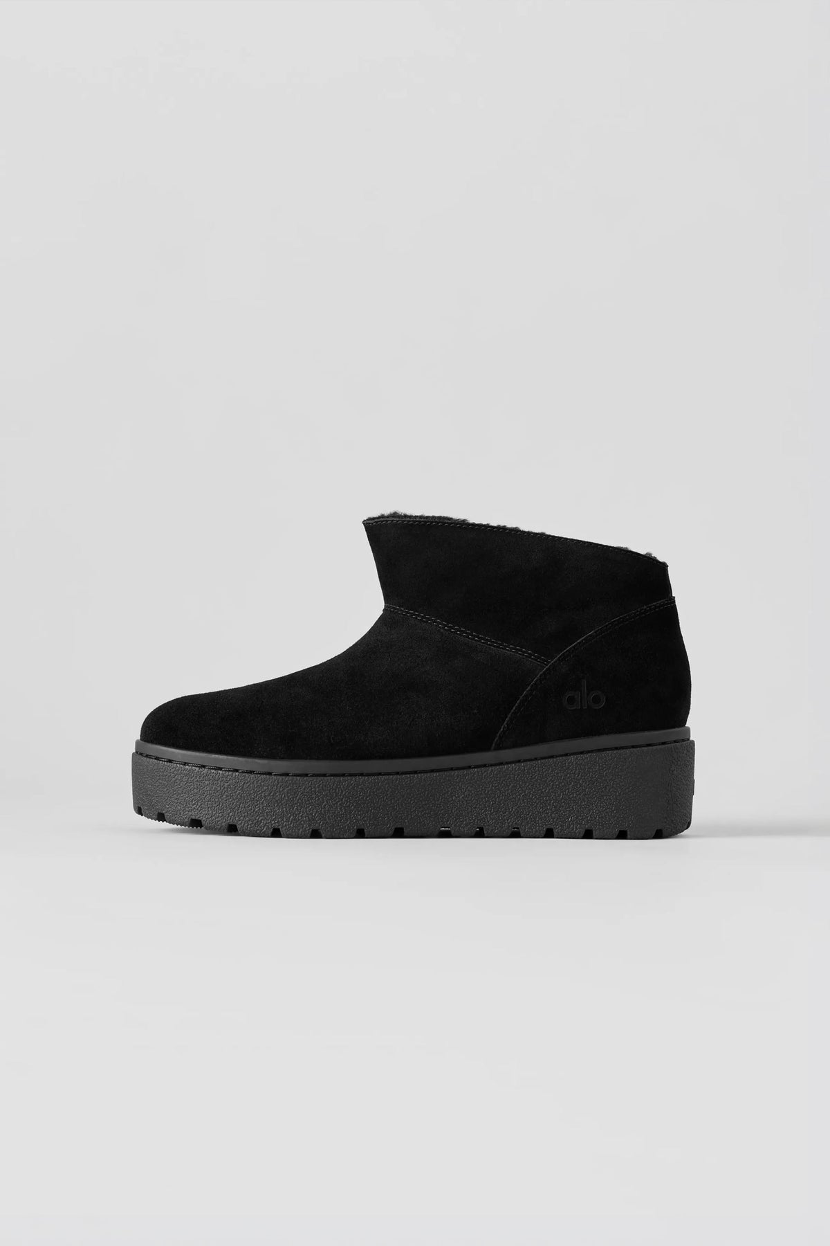 Alo Yoga Malibu Low Boot in Black