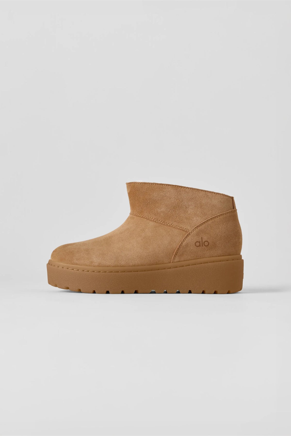 Alo Yoga Malibu Low Boot in Rich Chestnut