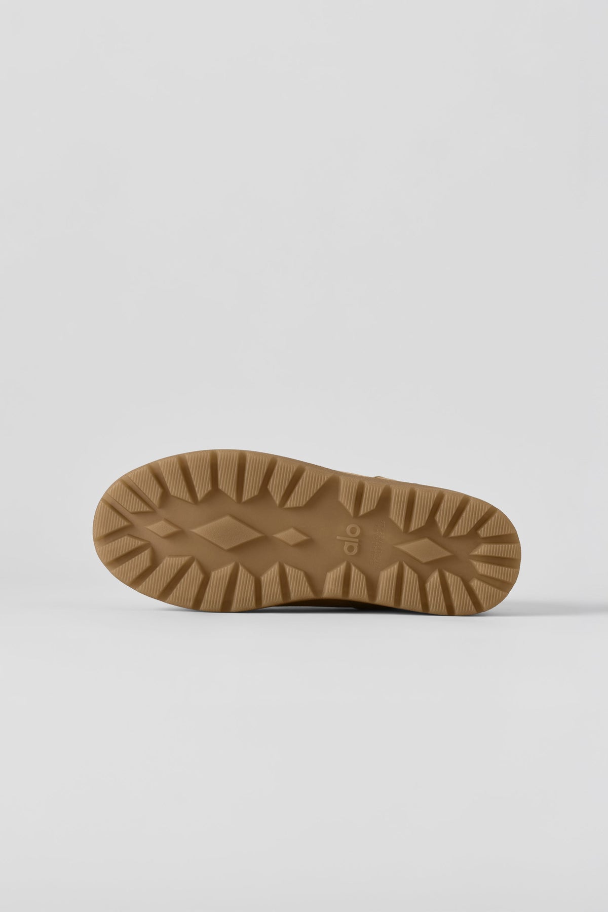 Alo Yoga Malibu Low Boot in Rich Chestnut, product image 5 of 7