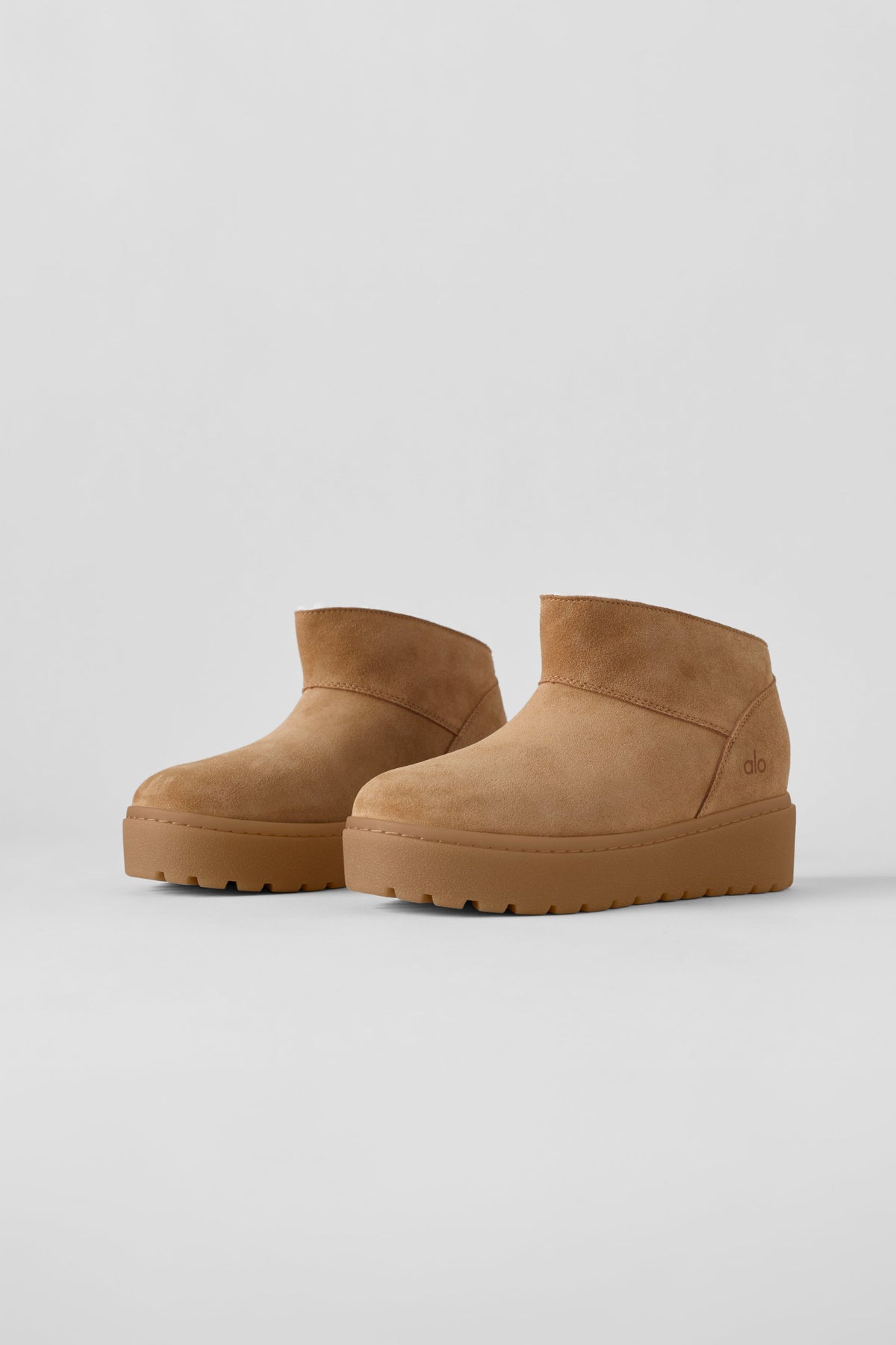 Alo Yoga Malibu Low Boot in Rich Chestnut, product image 4 of 7