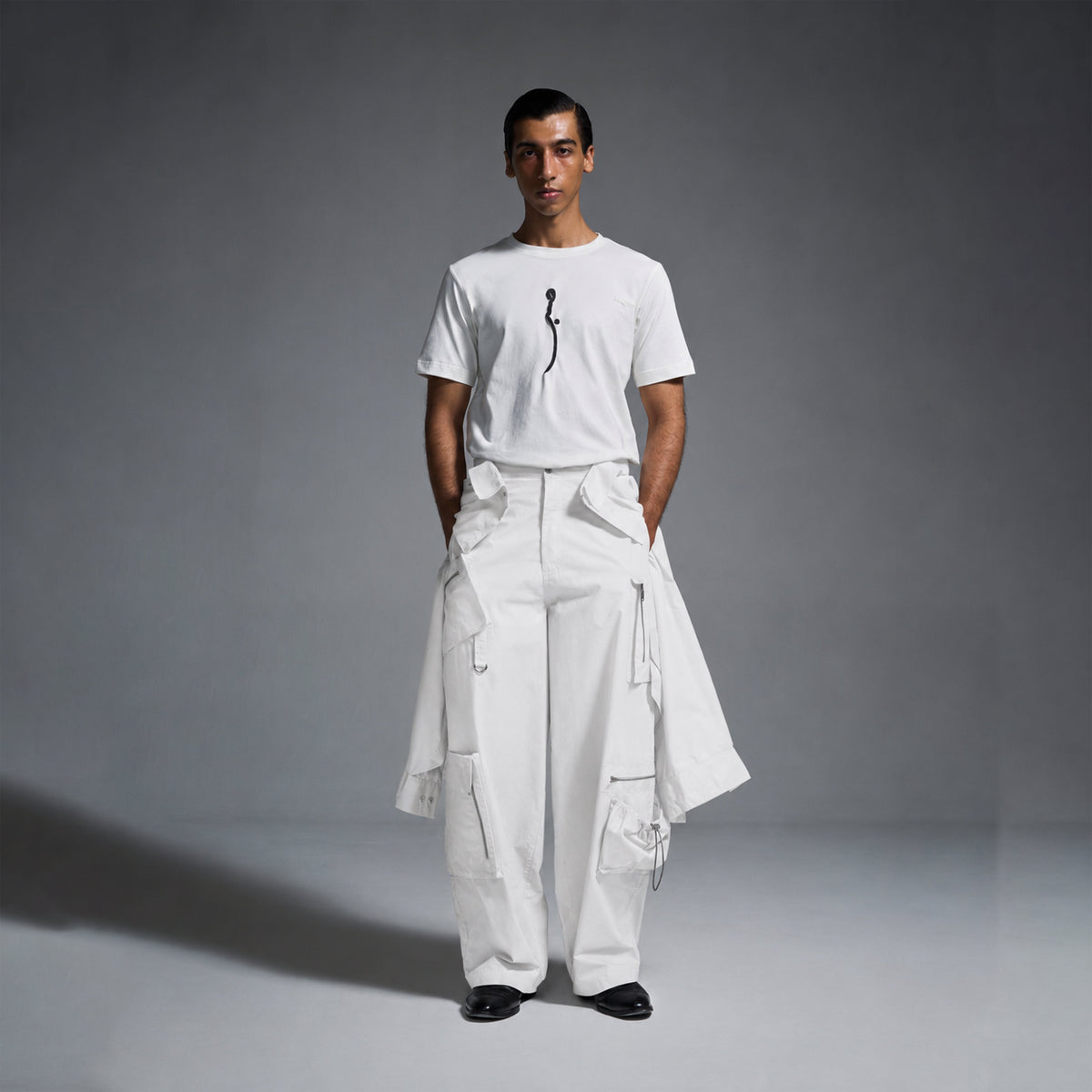 Sabr t-shirt - White by HUEMN