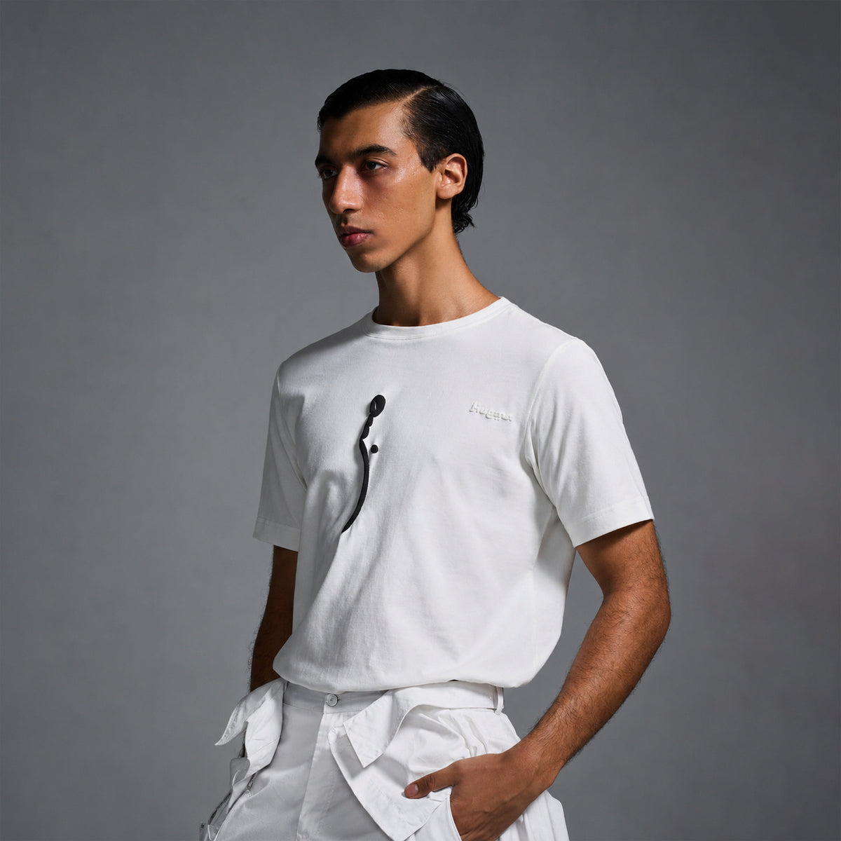 Sabr t-shirt - White by HUEMN