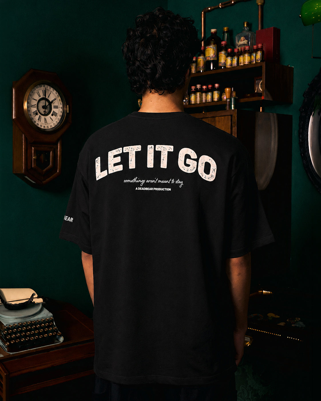 Closure Tee Black by DEADBEAR