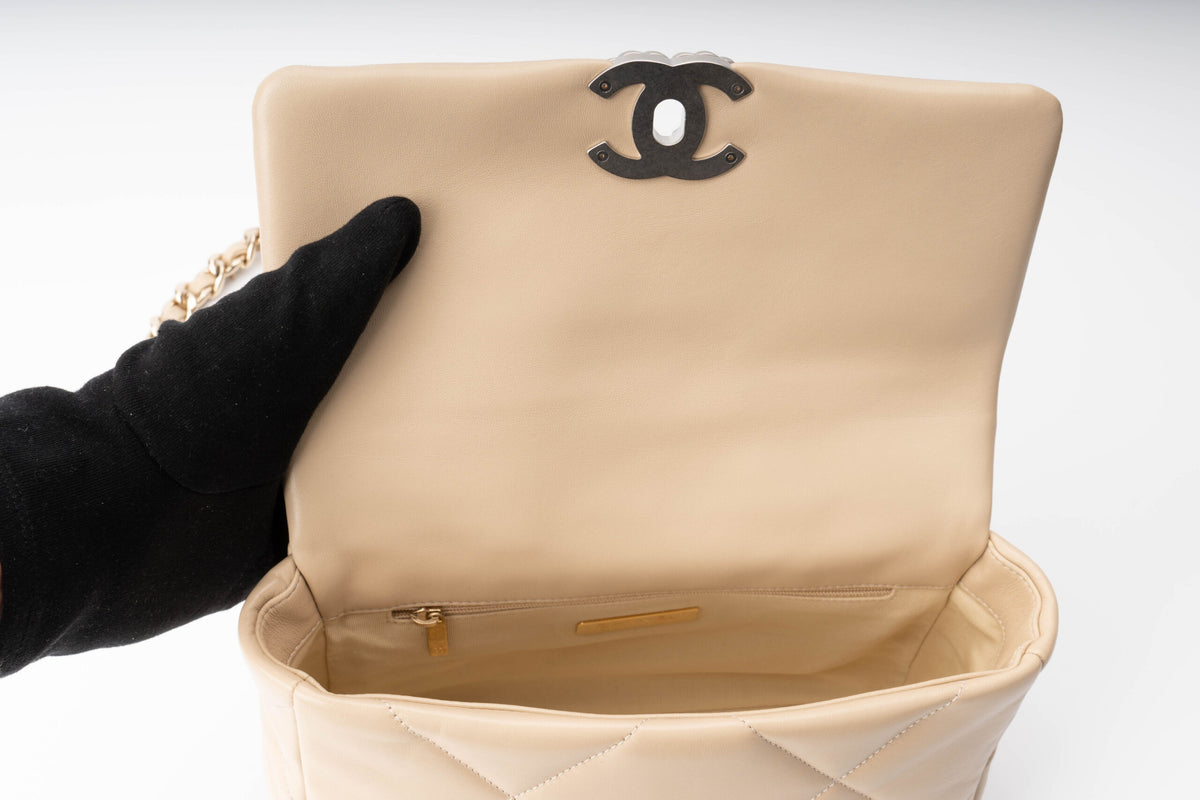 Chanel Medium 19 Beige Calfskin Mixed Hardware - view 10