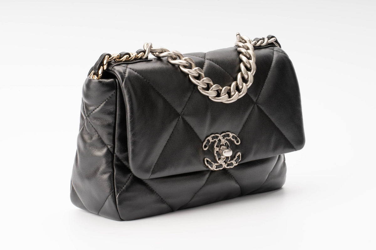 Chanel Medium 19 Black Lambskin - view 2