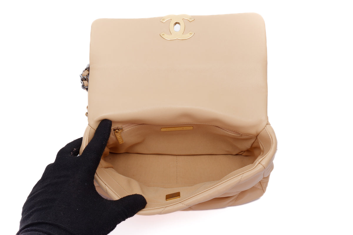 Chanel Medium 19 Beige Lambskin Two-Tone Hardware - view 10