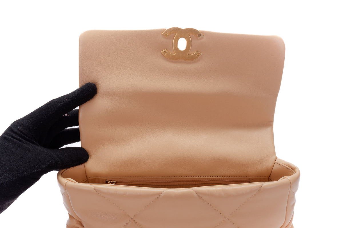 Chanel Medium 19 Beige Lambskin Two-Tone Hardware - view 9