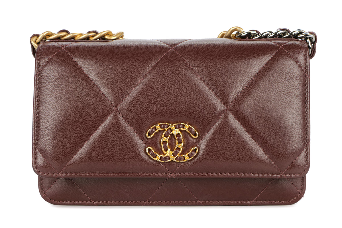 Chanel 19 Wallet On Chain Burgundy Lambskin Mixed Hardware - view 1