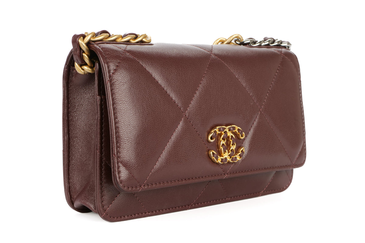 Chanel 19 Wallet On Chain Burgundy Lambskin Mixed Hardware - view 2