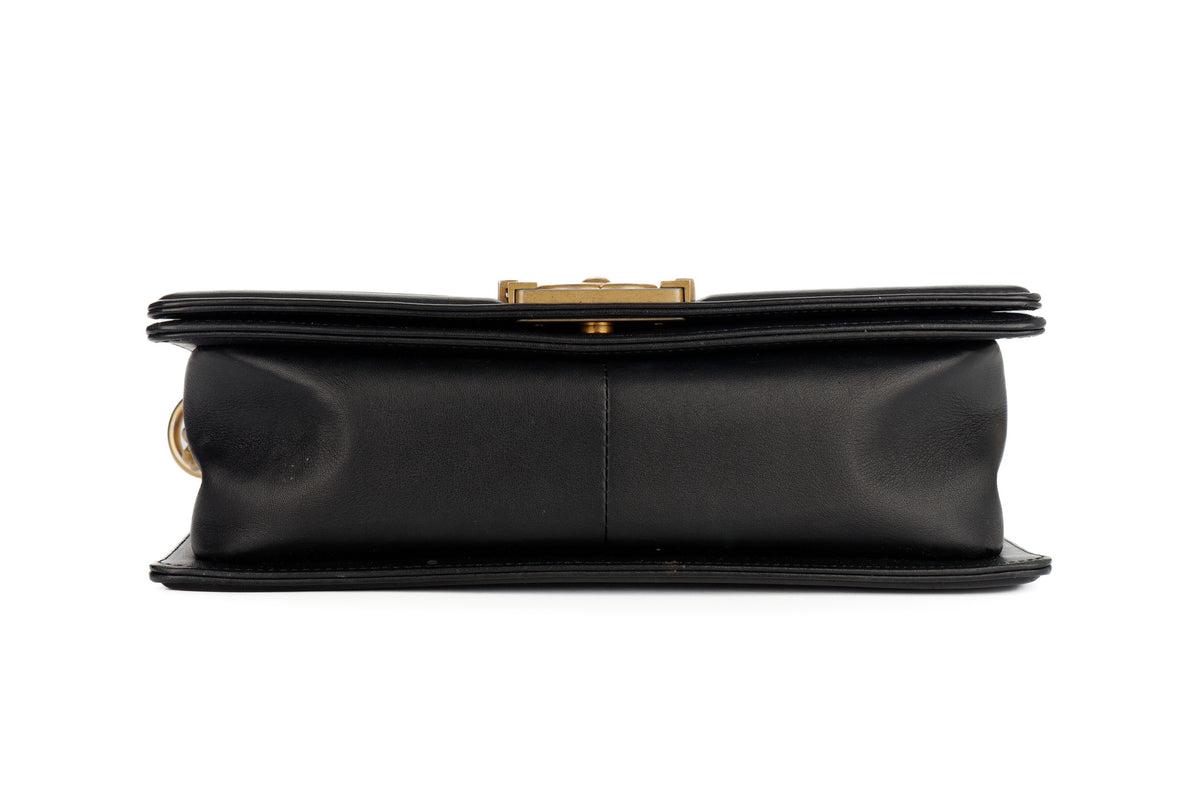 Chanel Medium Boy Black Lambskin Gold Hardware - view 6
