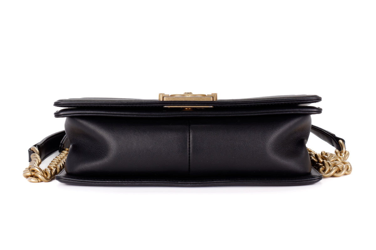 Chanel Medium Boy Black Lambskin Gold Hardware - view 6