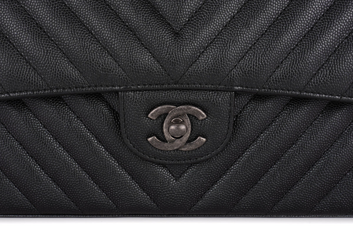 Chanel Medium Bag Chevron Black Iridescent Caviar Ruthenium Hardware - view 7