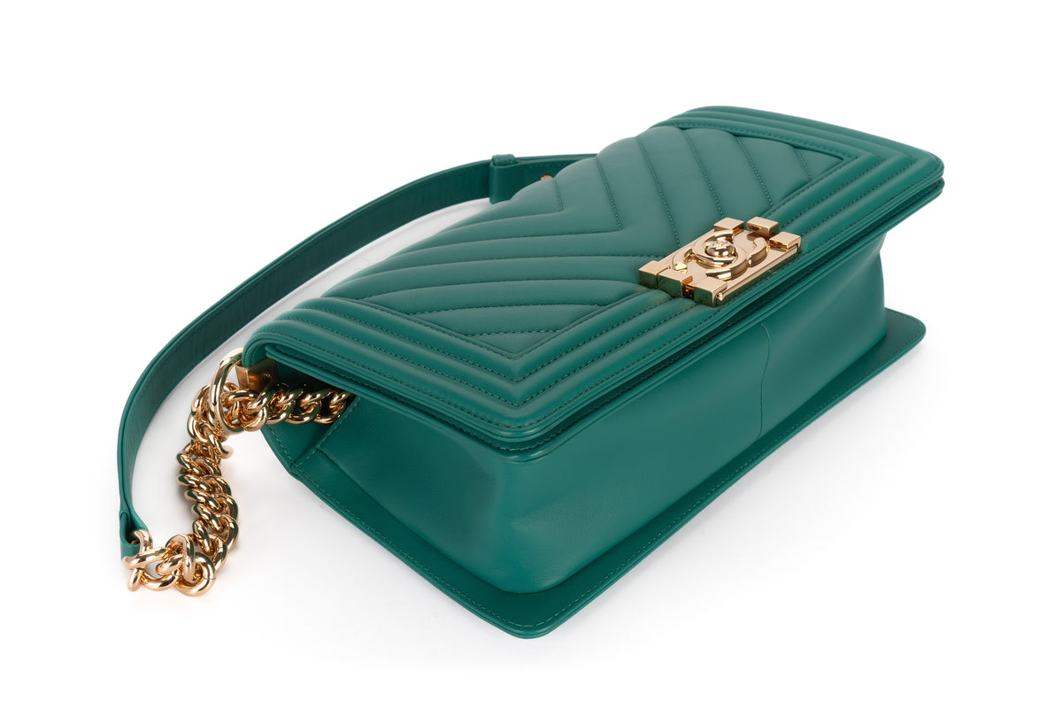 Chanel Medium Boy Chevron Green Lambskin Gold Hardware - view 11