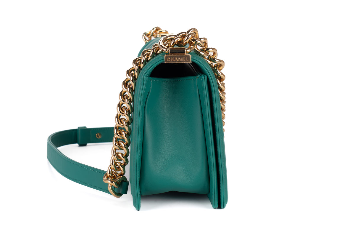 Chanel Medium Boy Chevron Green Lambskin Gold Hardware - view 5