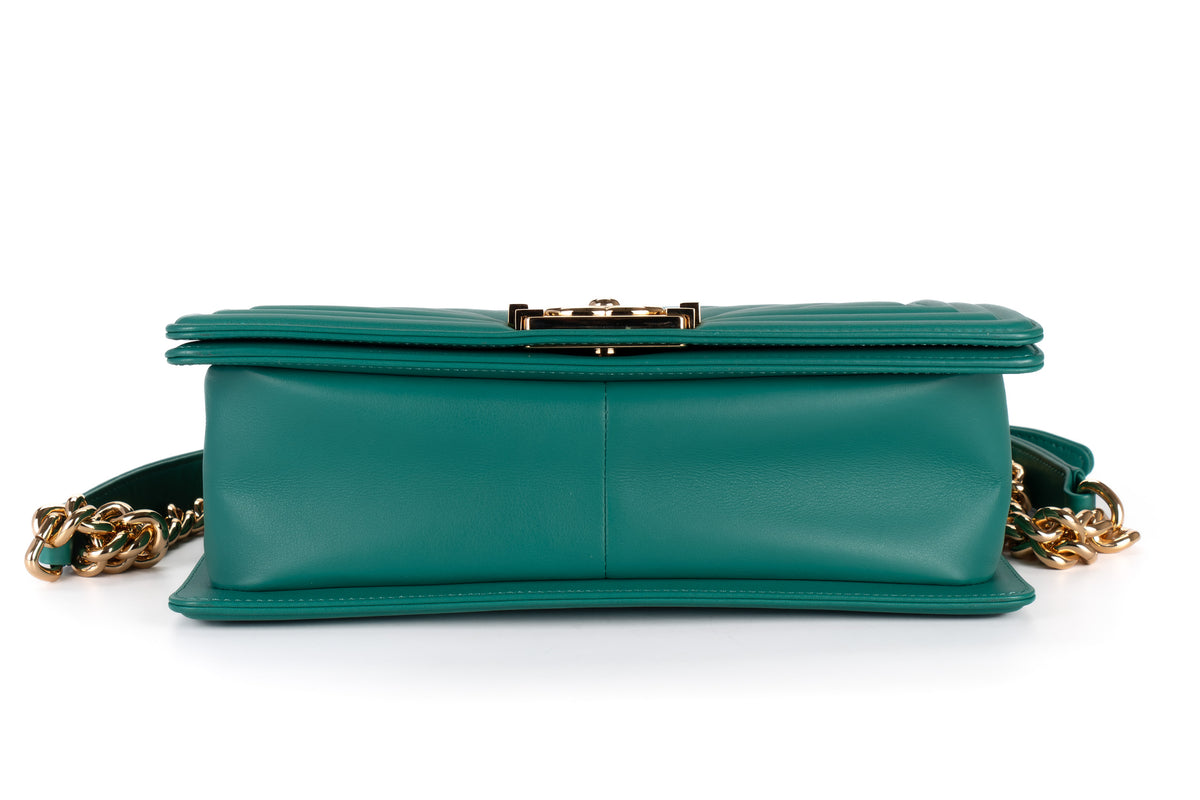 Chanel Medium Boy Chevron Green Lambskin Gold Hardware - view 6