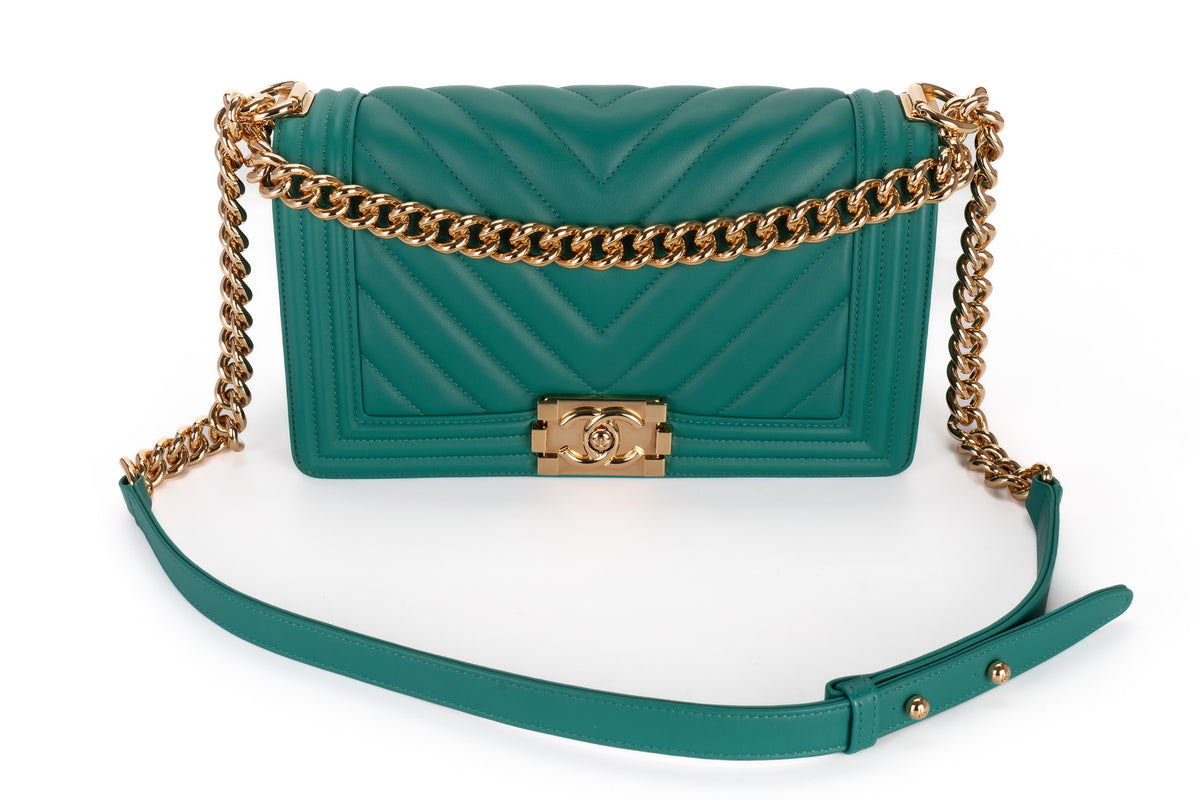 Chanel Medium Boy Chevron Green Lambskin Gold Hardware - view 7