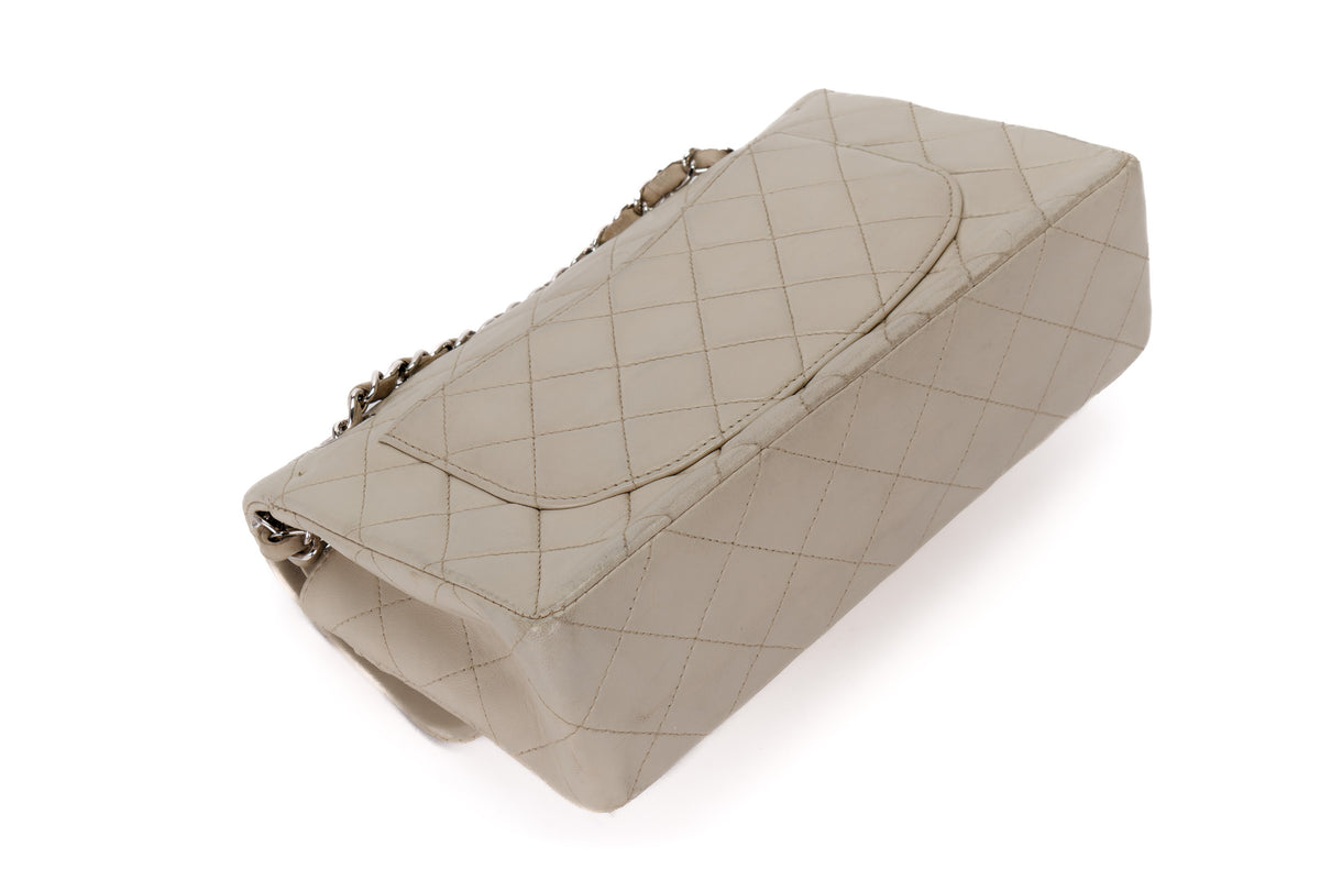 Chanel Small Classic Flap Vintage Light Grey Silver Hardware - view 15