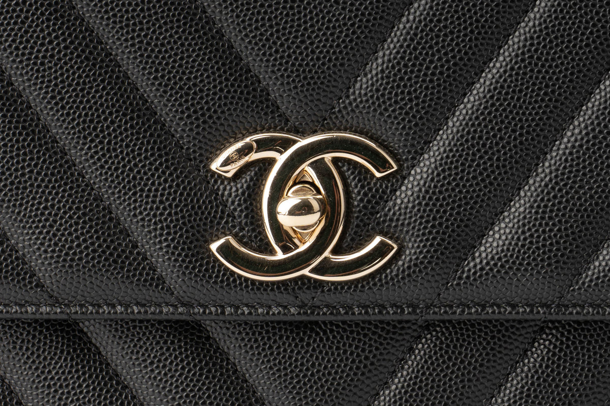 Chanel Medium Coco Handle Black Caviar - view 6