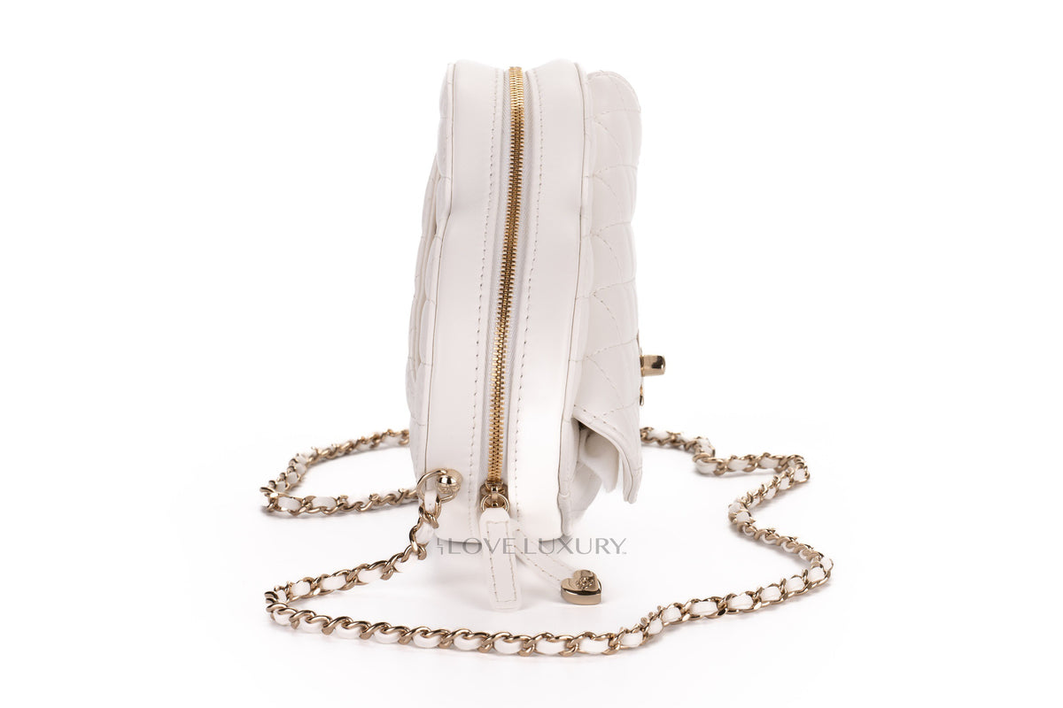 Chanel Bag White White Heart Lambskin Gold Hardware - view 4