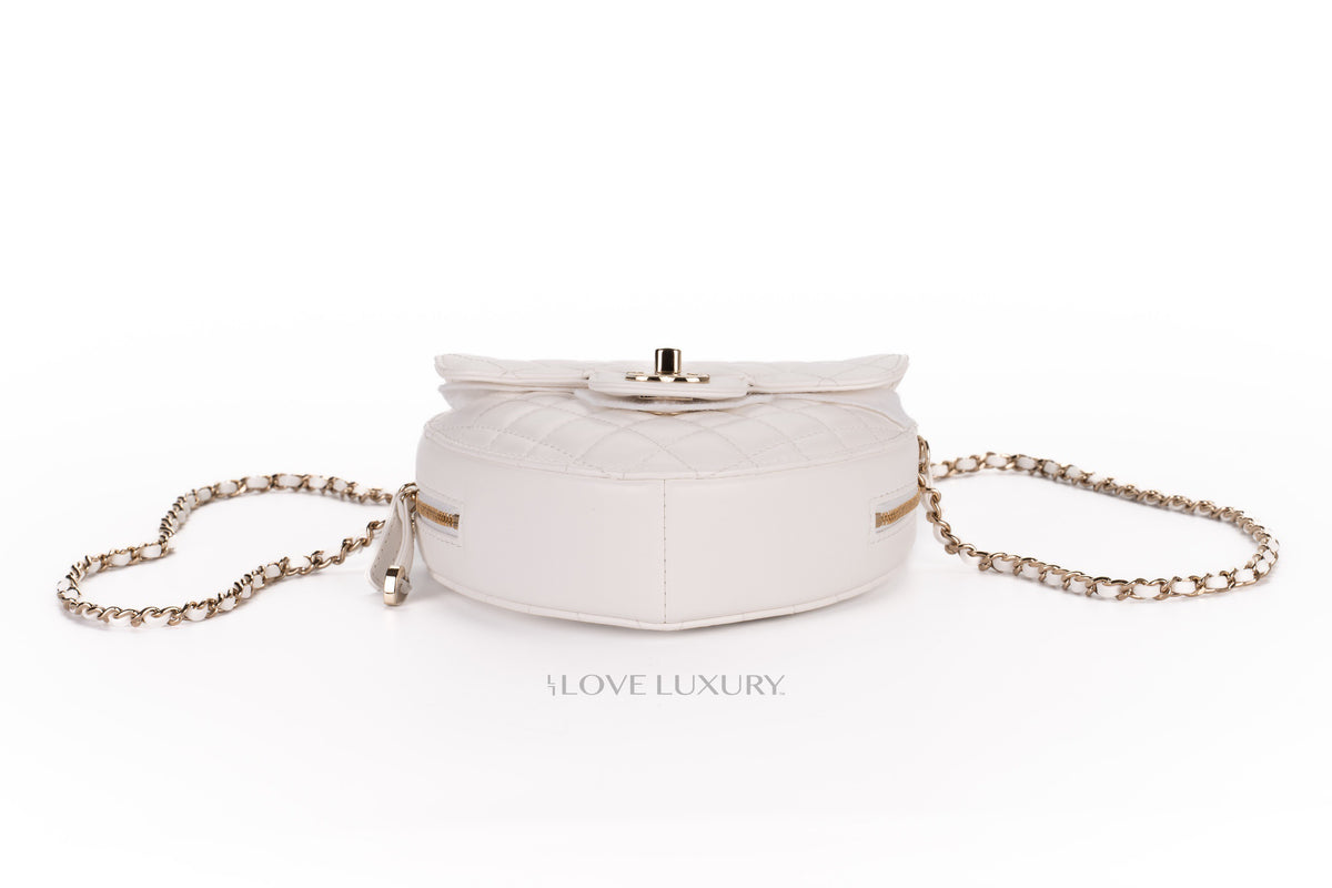 Chanel Bag White White Heart Lambskin Gold Hardware - view 5