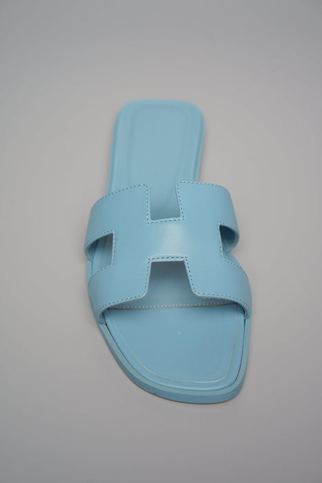 Hermès Oran Sandals – Bleu Dorset Calfskin Edition