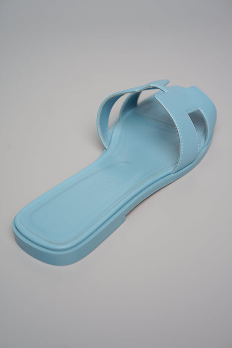 Hermès Oran Sandals – Bleu Dorset Calfskin Edition