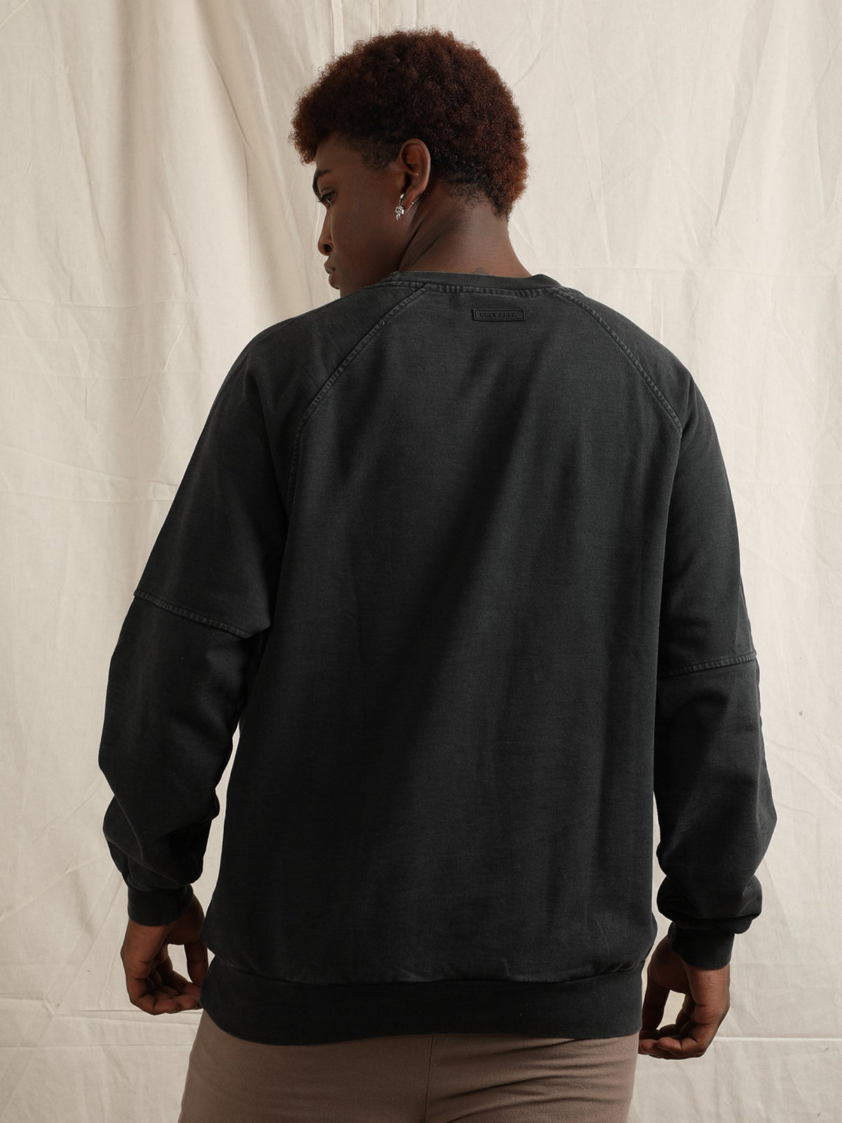 OVERDYED RAGLAN SLEEVED SWEATSHIRT (BLACK) by GREY AREA