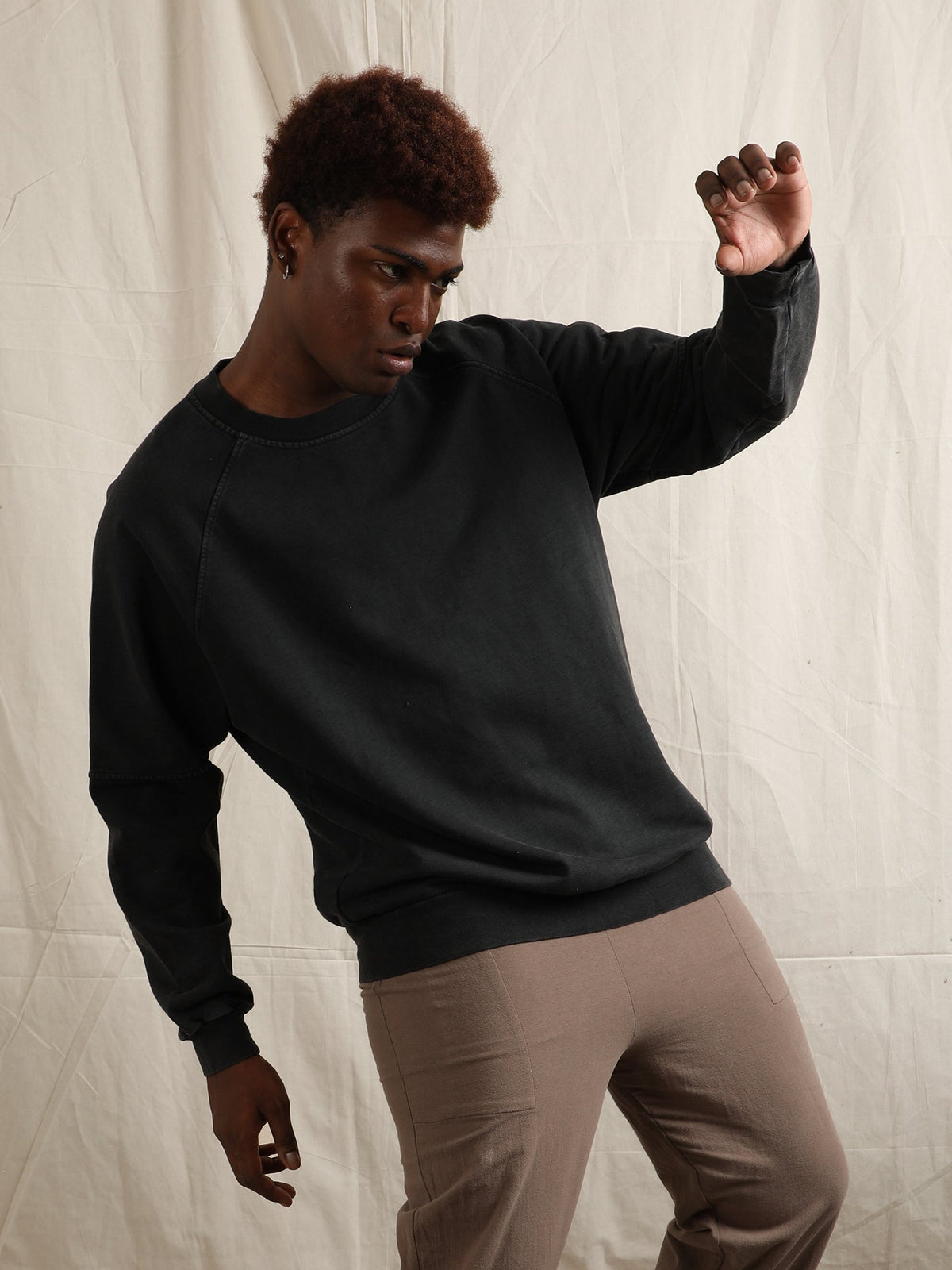 OVERDYED RAGLAN SLEEVED SWEATSHIRT (BLACK) by GREY AREA