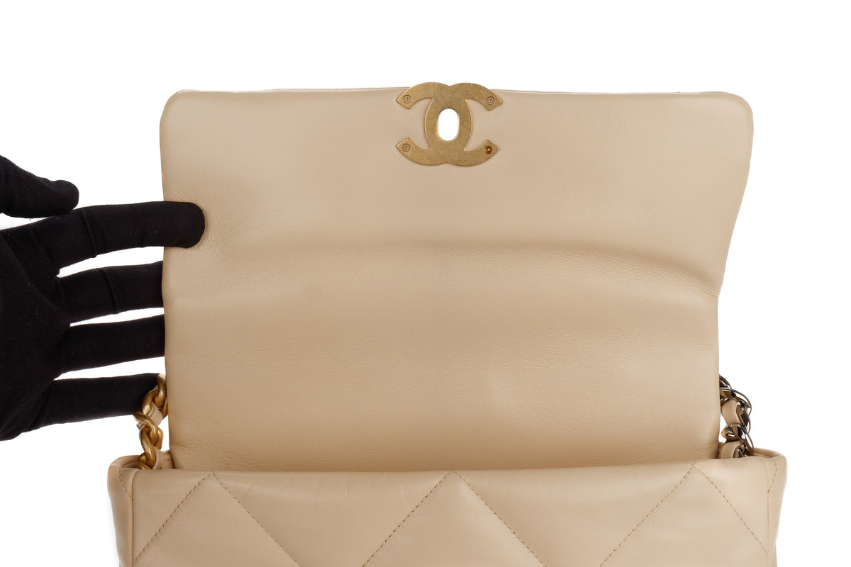 Chanel Large 19 Beige Lambskin Mixed Gold Hardware - view 8