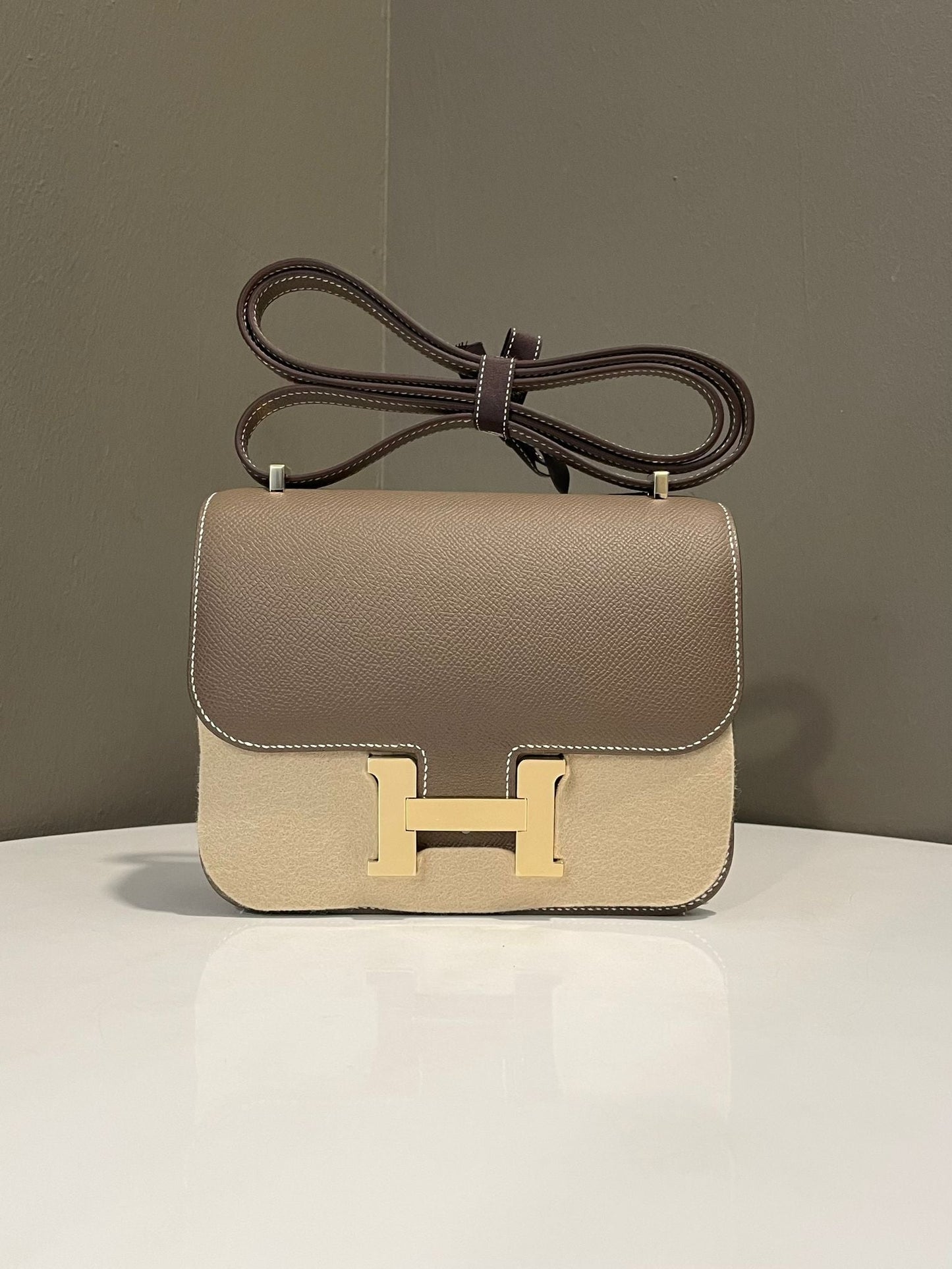 Hermès Constance Mirror 18 – Étoupe Epsom with Permabrass Hardware
