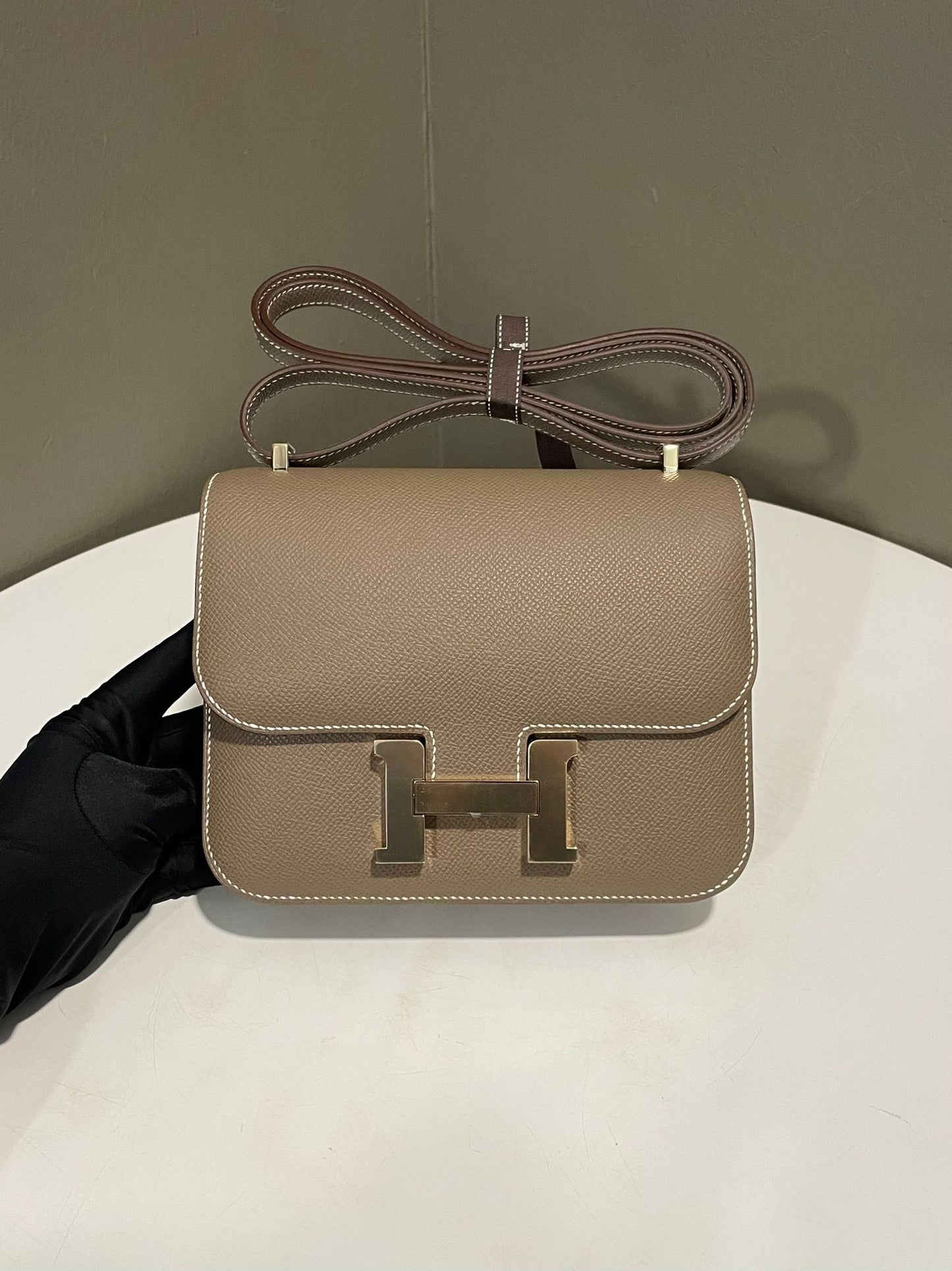 Hermès Constance Mirror 18 – Étoupe Epsom with Permabrass Hardware