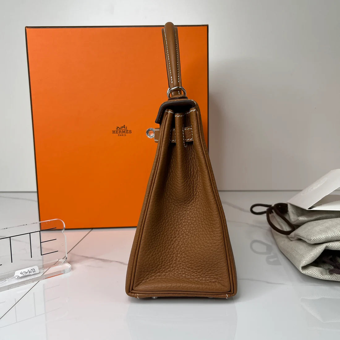 Hermès Kelly 25 – Gold Togo with Palladium Hardware (PHW) - Zeuskicks