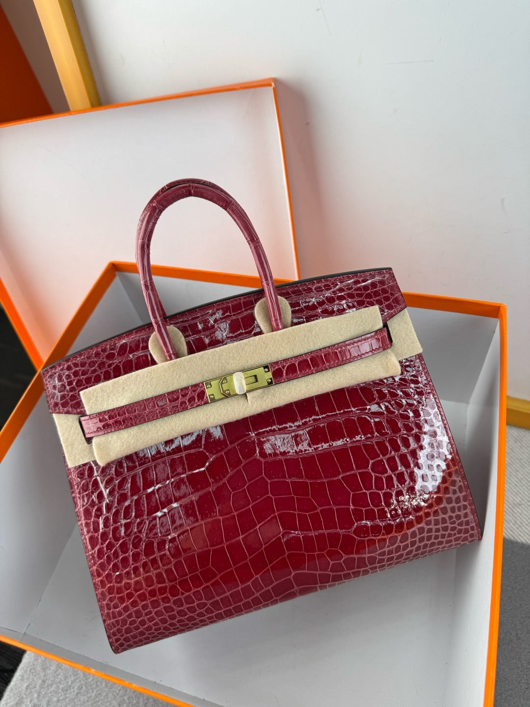 Hermès Sellier Birkin 25 – Bordeaux Shiny Niloticus Crocodile with Gold Hardware - Zeuskicks