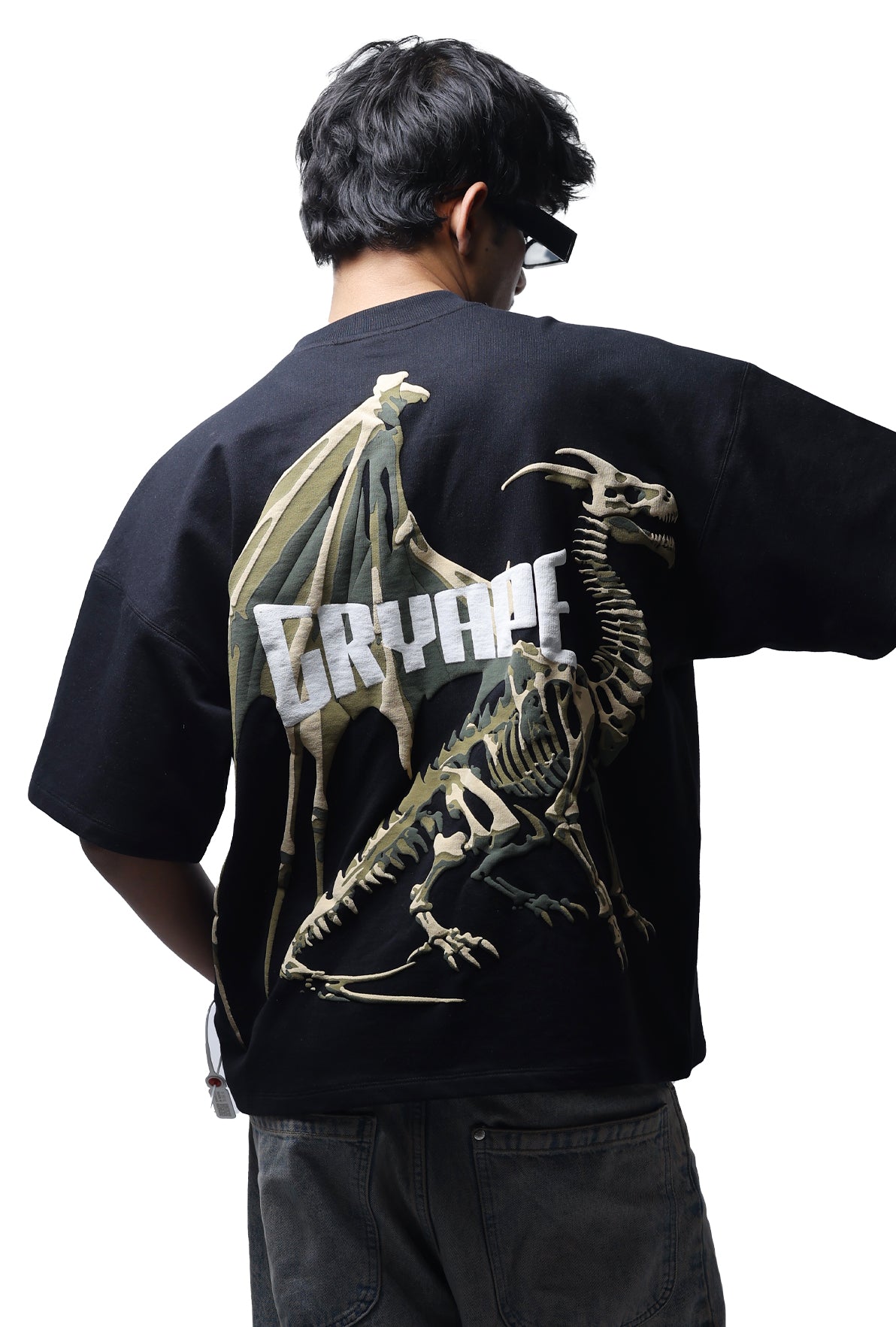 BLACK DRGN02 T-SHIRT by GRYAPE