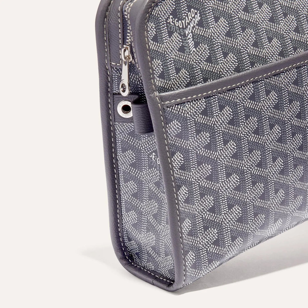 Goyard Jouvence MM Toiletry Bag in Grey
